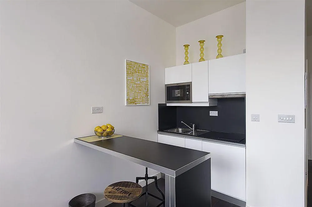 Hotel Go Native Aldgate East Apartments London