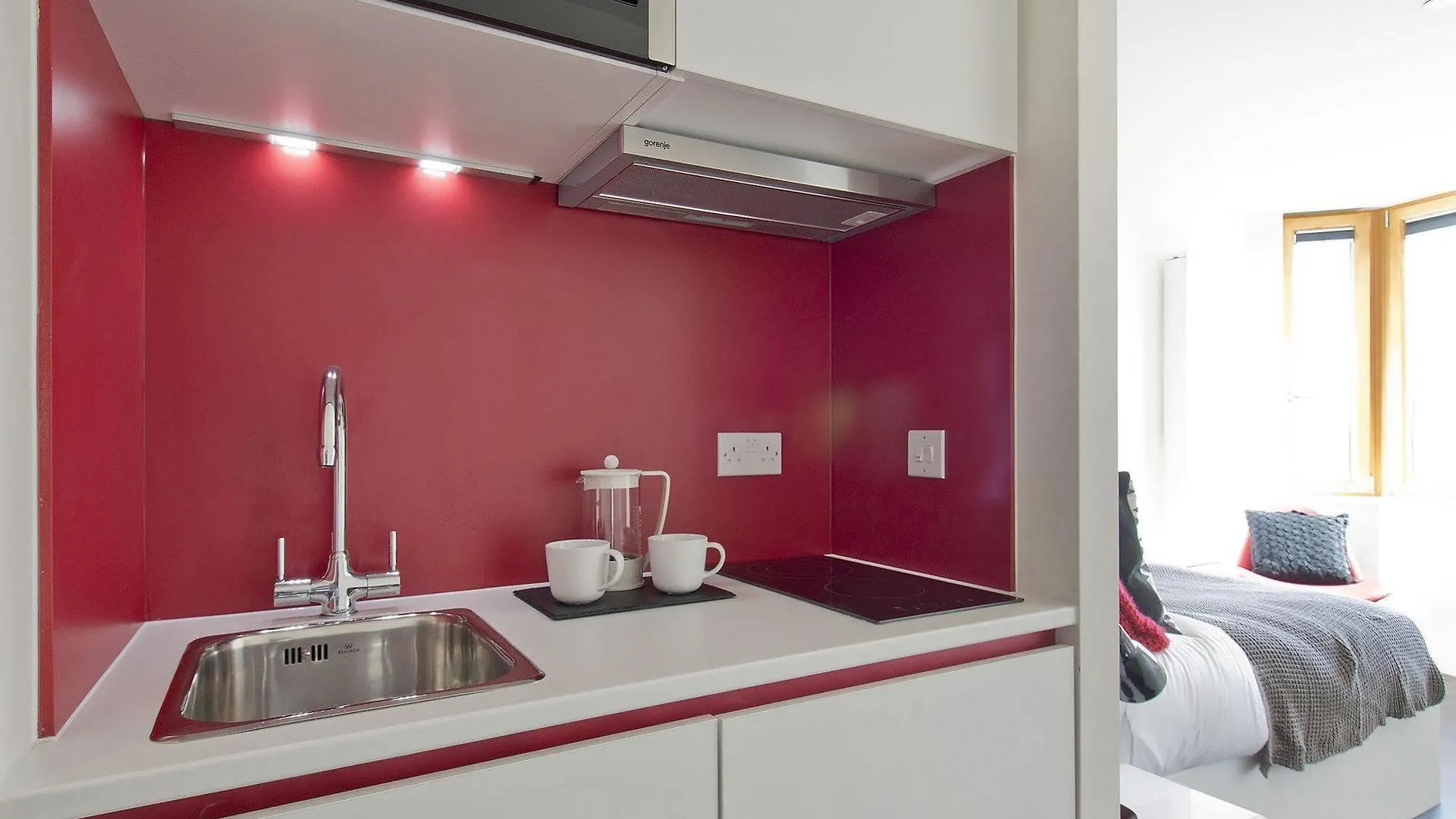 Go Native Aldgate East Apartments London Hotel