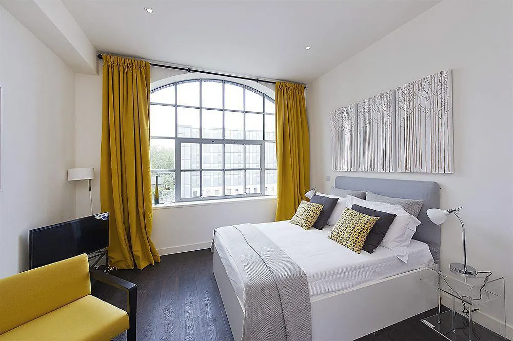 Go Native Aldgate East Apartments London Hotel
